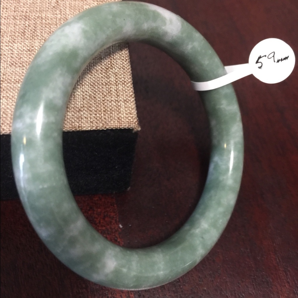 Beautiful Faux Jade Bangle Bracelet 59mm I/D